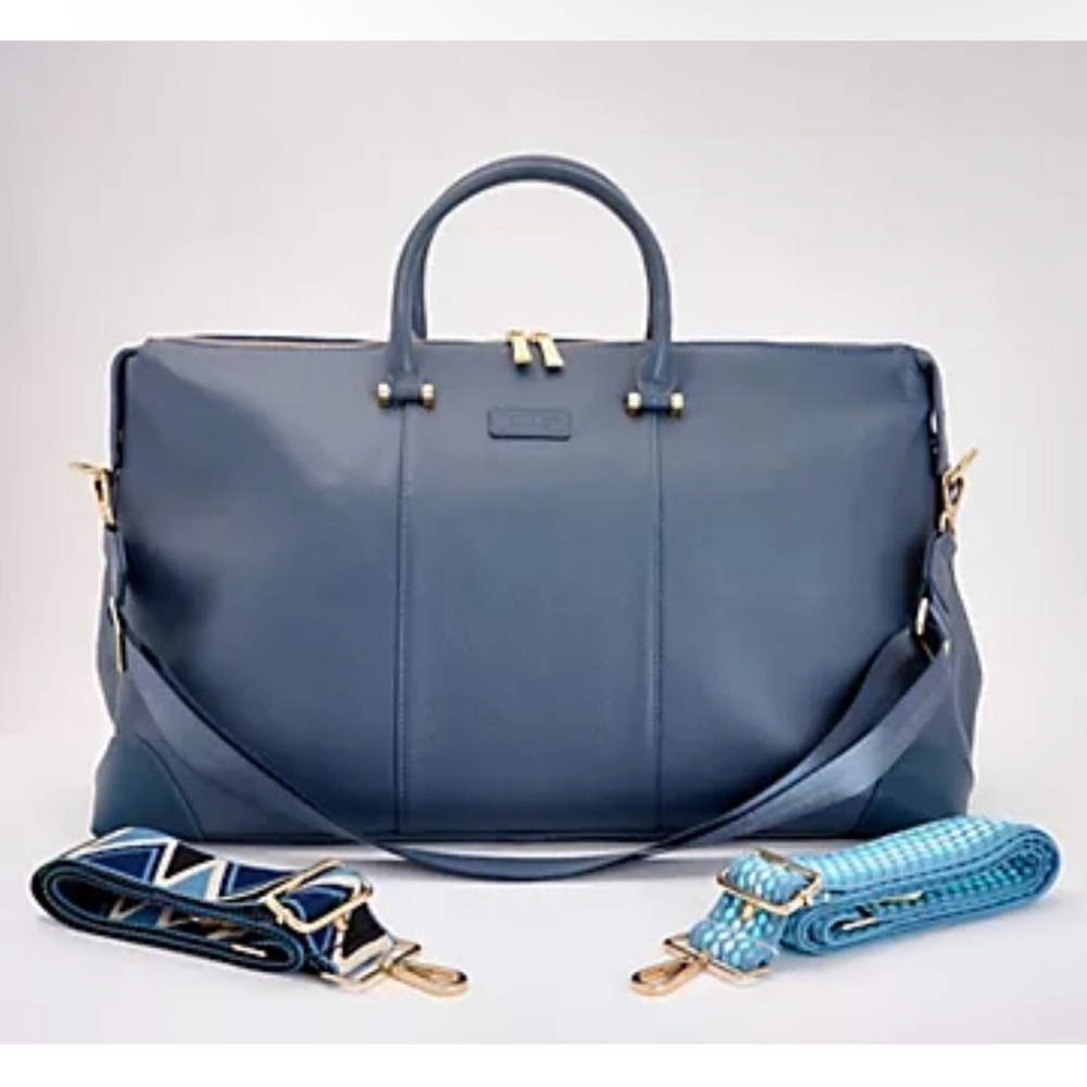 Classic Navy Travel Weekender Bag with Detachable Straps
